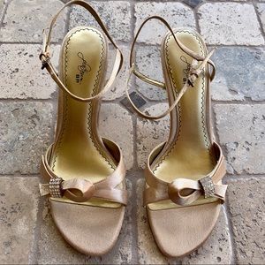 Platinum BP Gold Satin Shoes ❤️ New & Never Worn